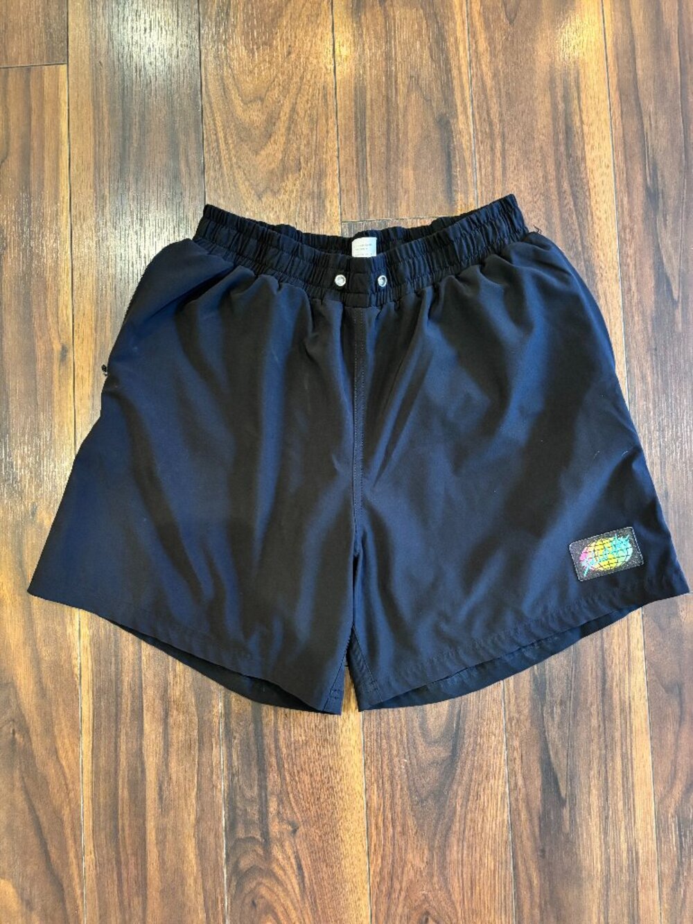 Slunks Men's Volleyball Shorts – Black / Retro Globe Patch – Size S